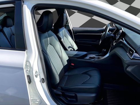 Used 2023 Toyota Camry SE image 7