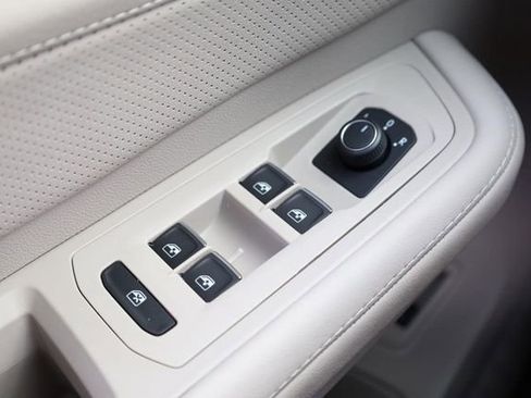 New 2026 Volkswagen Atlas SE image 21