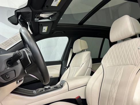Certified 2024 BMW X5 xDrive40i w/ M Sport Package AWD/4WD image 5