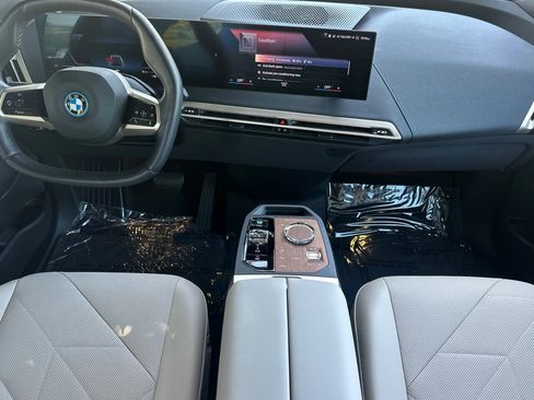 Certified 2023 BMW iX xDrive50 w/ Premium Package AWD/4WD image 17