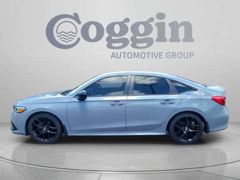 Used 2022 Honda Civic Sport image 2