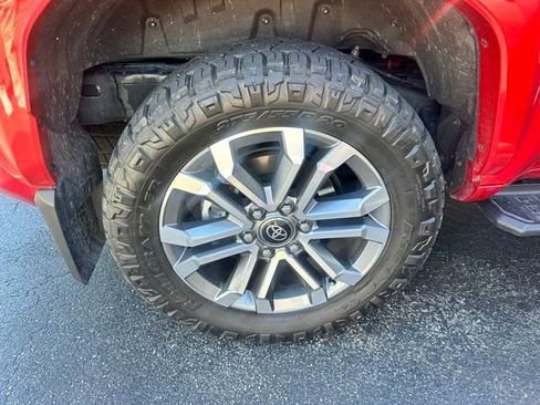 Used 2025 Toyota 4Runner Limited AWD/4WD image 15