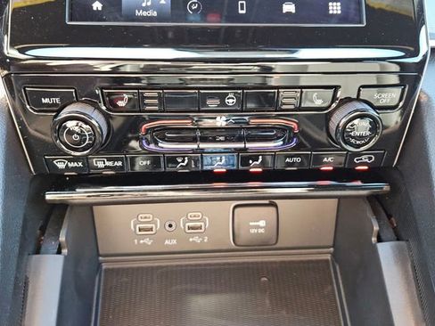 New 2026 Jeep Grand Cherokee L 4WD image 10