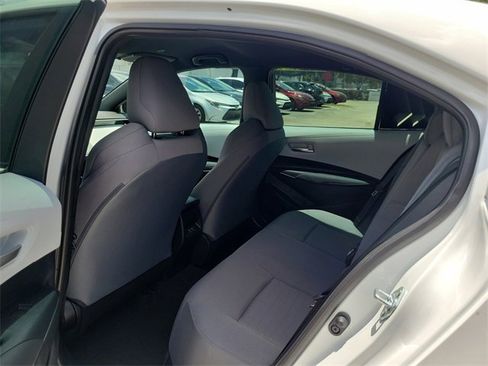 Used 2025 Toyota Corolla SE image 7