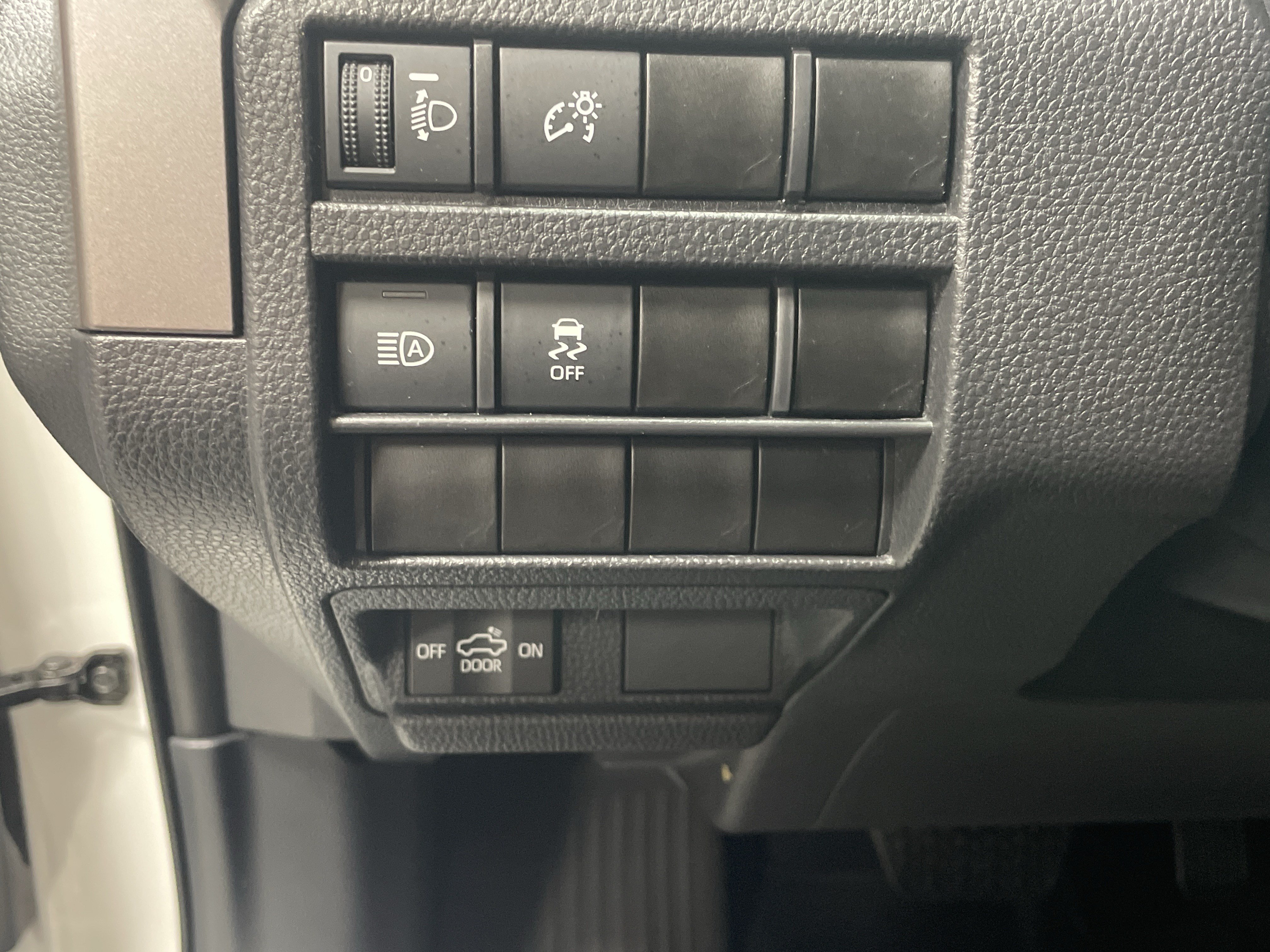 Used 2024 Toyota Tacoma SR5 AWD/4WD image 17