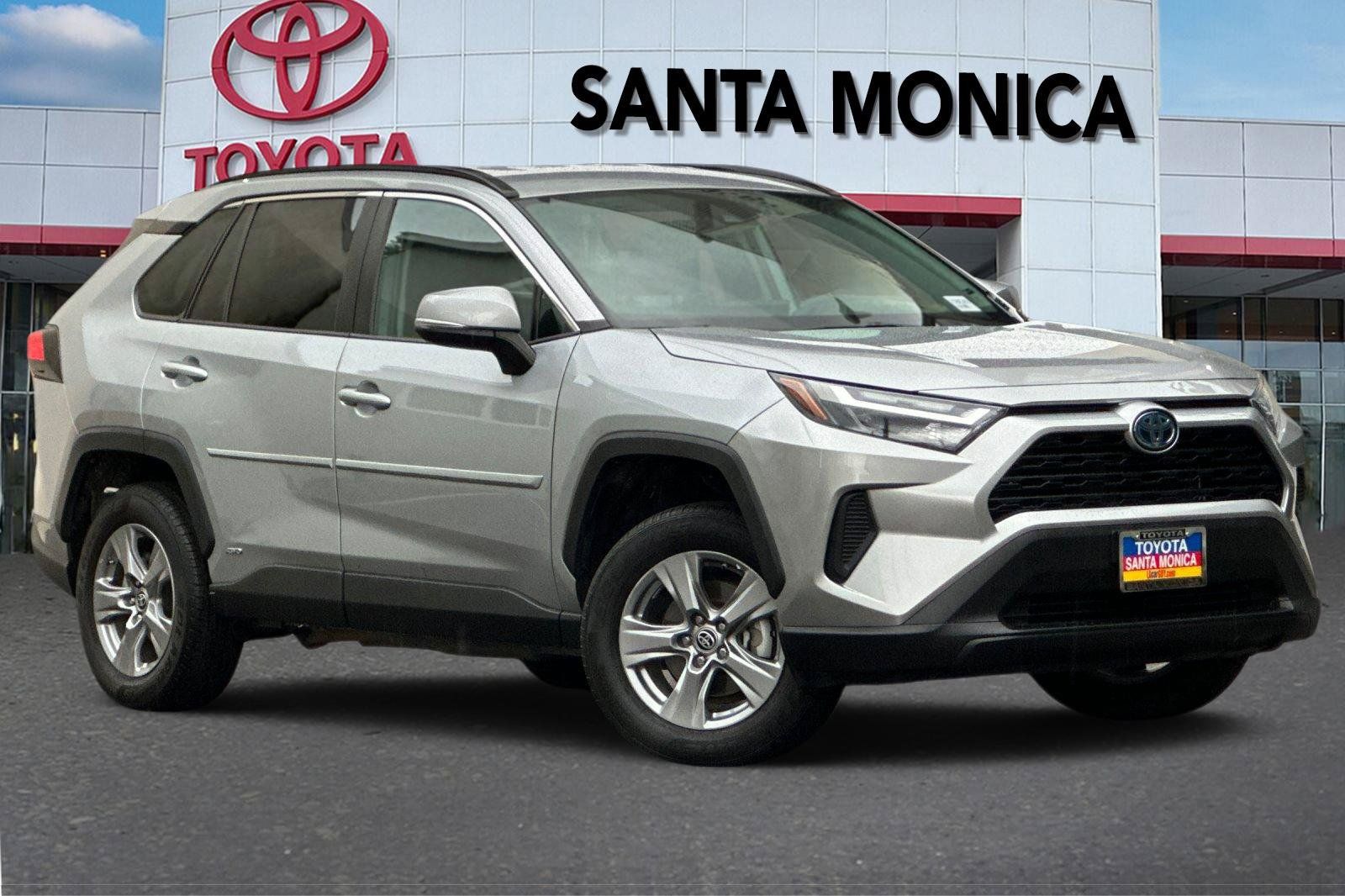 Used 2023 Toyota RAV4 LE AWD/4WD image 1