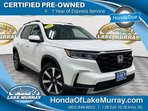 Used 2025 Honda Pilot Touring image 1