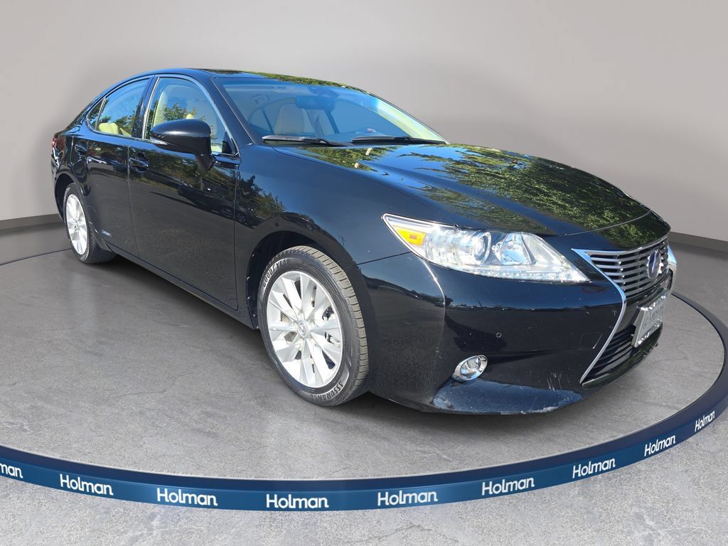 Used 2015 Lexus ES 300h w/ Navigation System Package FWD image 4