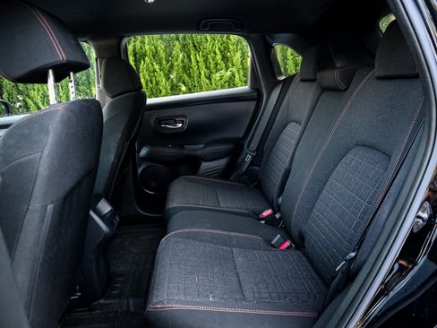 Used 2024 Honda HR-V Sport image 8