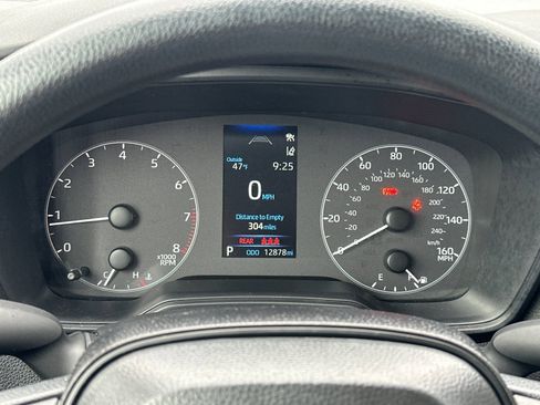 Used 2025 Toyota Corolla LE image 21