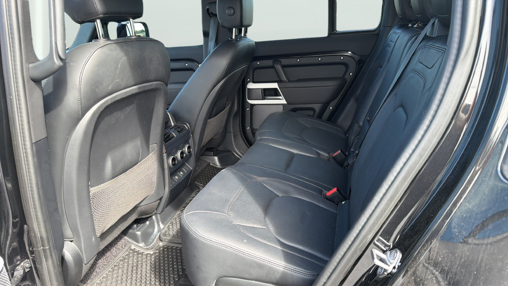 Used 2024 Land Rover Defender 110 S AWD/4WD image 18