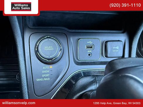 Used 2019 Jeep Cherokee Limited w/ Luxury Group AWD/4WD image 21