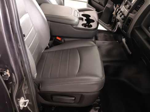Used 2020 RAM 1500 Tradesman w/ Chrome Appearance Group RWD image 12