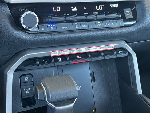 Certified 2025 Toyota Tundra Limited AWD/4WD image 18