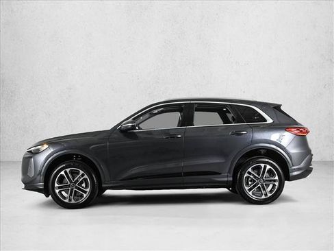 Certified 2025 Audi Q5 Premium w/ Convenience Package AWD/4WD image 9