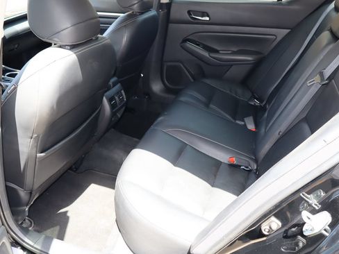 Used 2020 Nissan Altima 2.5 Platinum FWD image 6