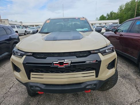 Used 2023 Chevrolet Colorado ZR2 w/ ZR2 Convenience Package III AWD/4WD image 2
