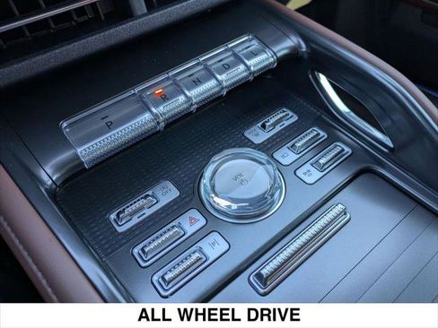 New 2026 Lincoln Nautilus Reserve w/ Jet Appearance Package image 10