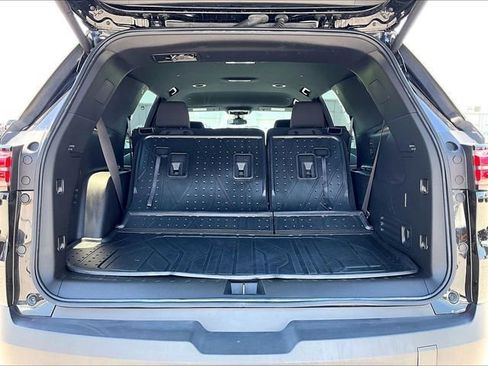 Used 2023 Chevrolet Traverse LT w/ LPO, Floor Liner Package AWD/4WD image 30