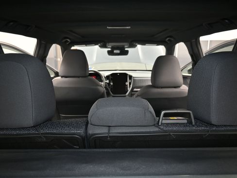 Used 2025 Subaru Forester Premium image 36