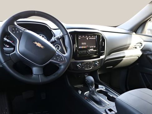 Used 2023 Chevrolet Traverse LT image 13