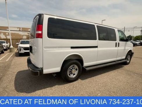 Used 2025 Chevrolet Express 3500 LT w/ LT Preferred Equipment Group RWD image 8