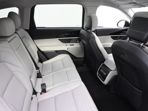 New 2026 Lincoln Nautilus Reserve AWD/4WD image 18