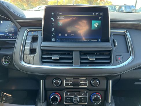 Used 2022 Chevrolet Tahoe LT w/ Luxury Package image 18