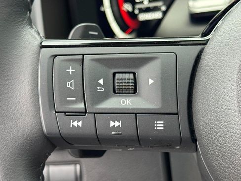 Used 2024 Nissan Rogue SL w/ SL Premium Package FWD image 17