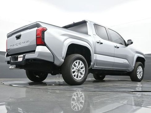 Used 2025 Toyota Tacoma SR5 image 24