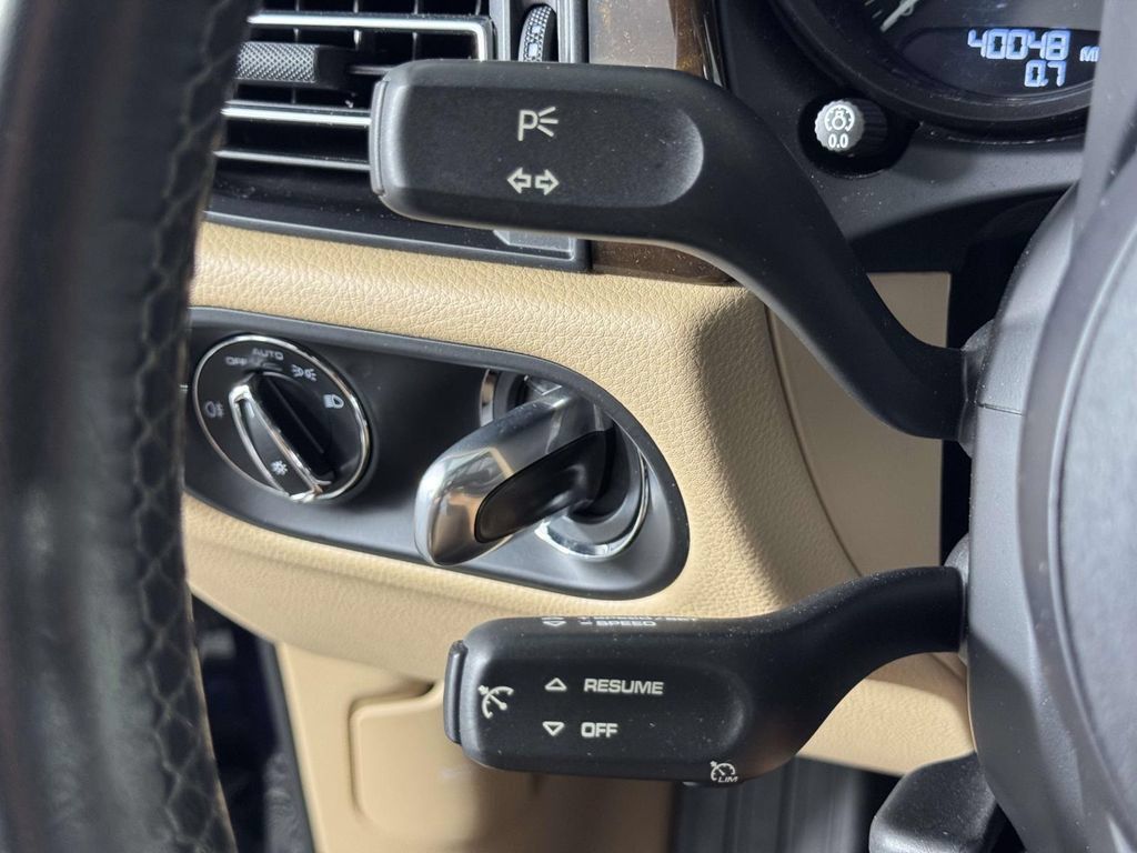 Used 2022 Porsche Macan S AWD/4WD image 21