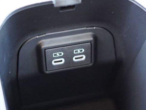 Used 2024 Toyota RAV4 XLE Premium AWD/4WD image 39