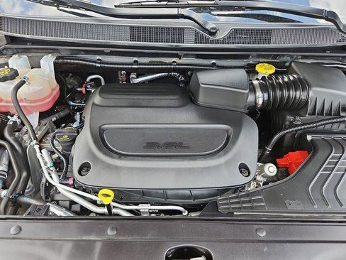 Used 2025 Chrysler Pacifica Select FWD image 26