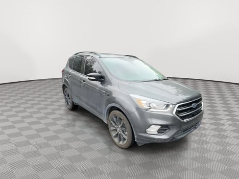 Used 2019 Ford Escape Titanium AWD/4WD image 2