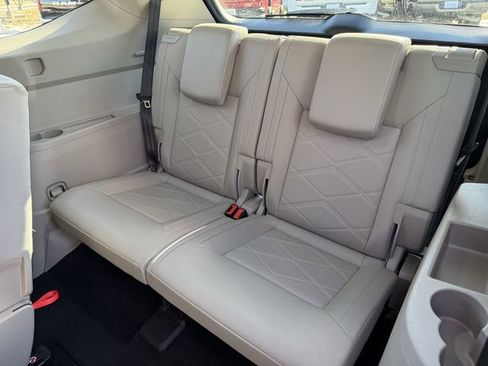 Used 2025 Volkswagen Atlas SE AWD/4WD image 25