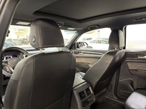 Used 2023 Volkswagen Atlas Cross Sport SEL R-Line image 7