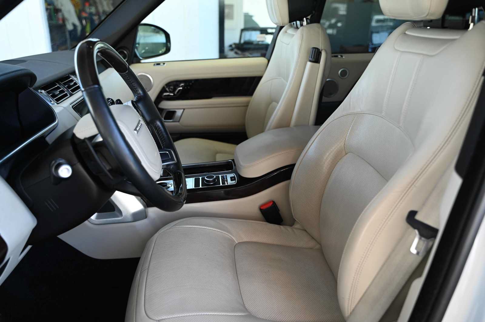 Used 2018 Land Rover Range Rover Supercharged AWD/4WD image 16