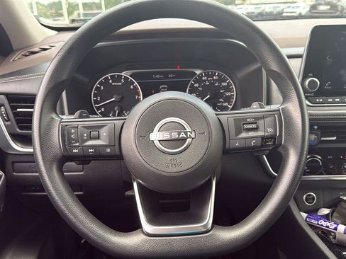 Used 2023 Nissan Rogue S FWD image 4