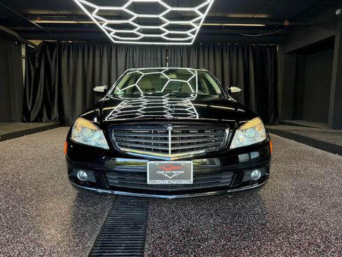 Used 2009 Mercedes-Benz C 300 4MATIC Sedan image 2