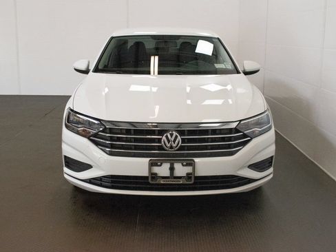 Used 2021 Volkswagen Jetta SE FWD image 2