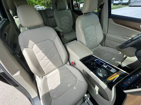 Used 2024 Volkswagen Atlas SE FWD image 10