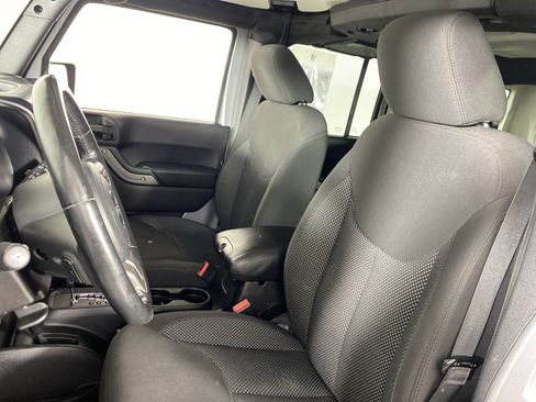 Used 2016 Jeep Wrangler Unlimited Sport AWD/4WD image 14