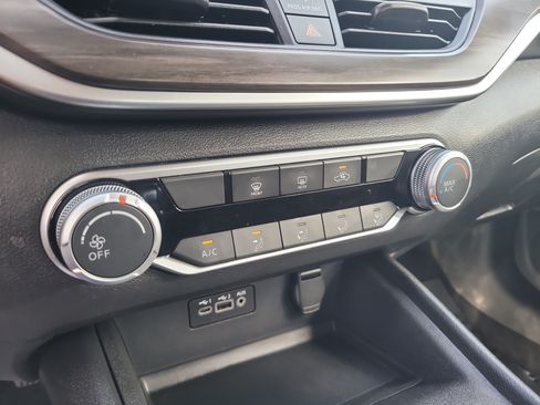 Used 2025 Nissan Altima 2.5 SV FWD image 22