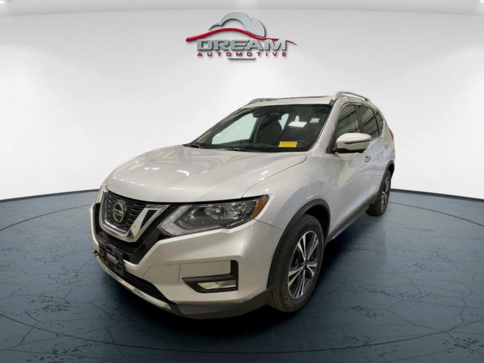 Used 2020 Nissan Rogue SV w/ Sun & Sound Touring Package AWD/4WD image 3
