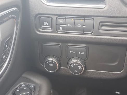 Used 2024 Chevrolet Tahoe LT RWD image 32