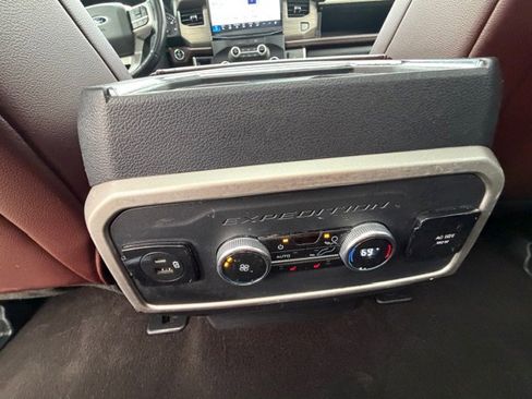 Used 2023 Ford Expedition Limited RWD image 13