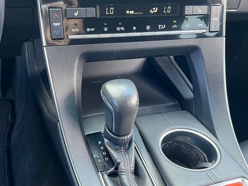 Certified 2019 Toyota Avalon XLE FWD image 24