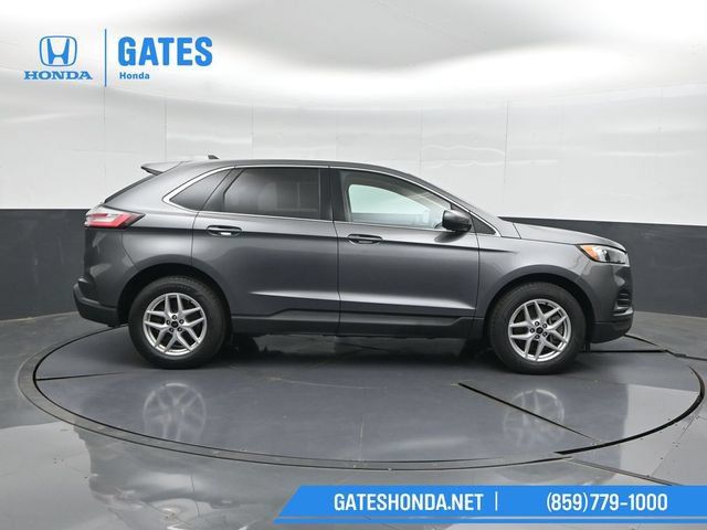 Used 2023 Ford Edge SEL w/ Cargo Accessory Package AWD/4WD image 3