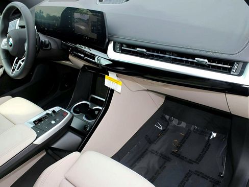 Used 2025 BMW X1 xDrive28i w/ Technology Package image 33