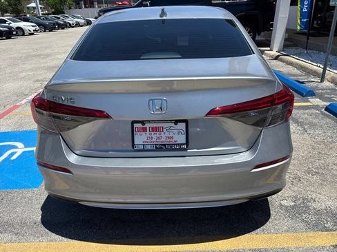 Used 2023 Honda Civic LX image 4